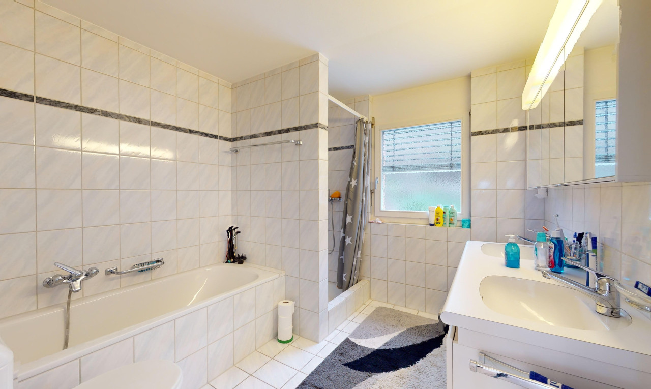 Grosszügige 6.5-Zimmer-Doppelhaushälfte - 10