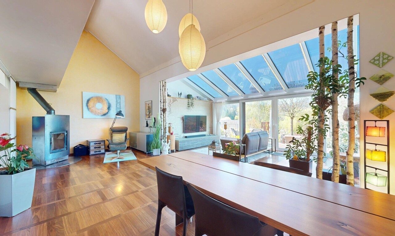 House with an additional independent apartment in a green setting - 1