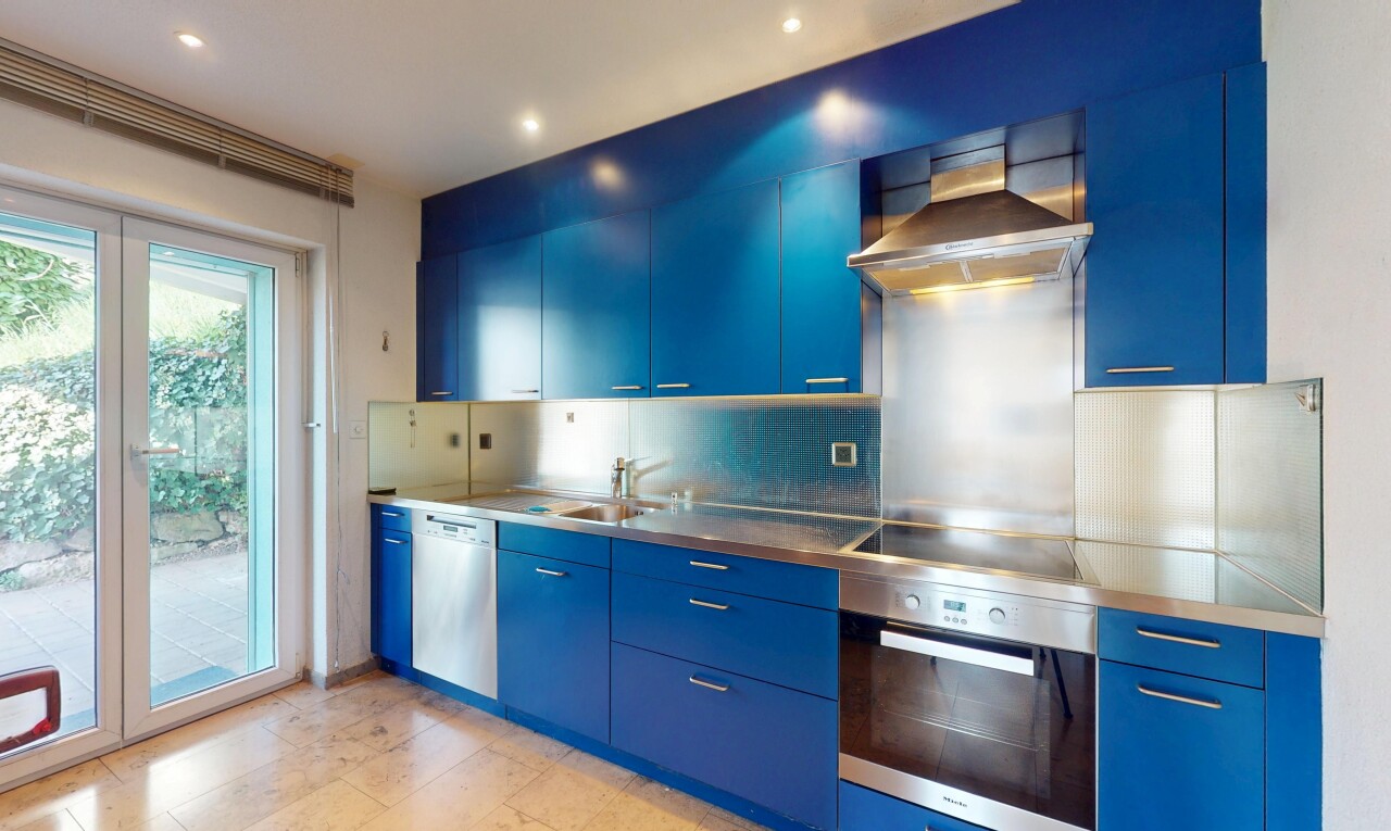 Single-Family Home in a Quiet Location with Ample Space and Potential - 6