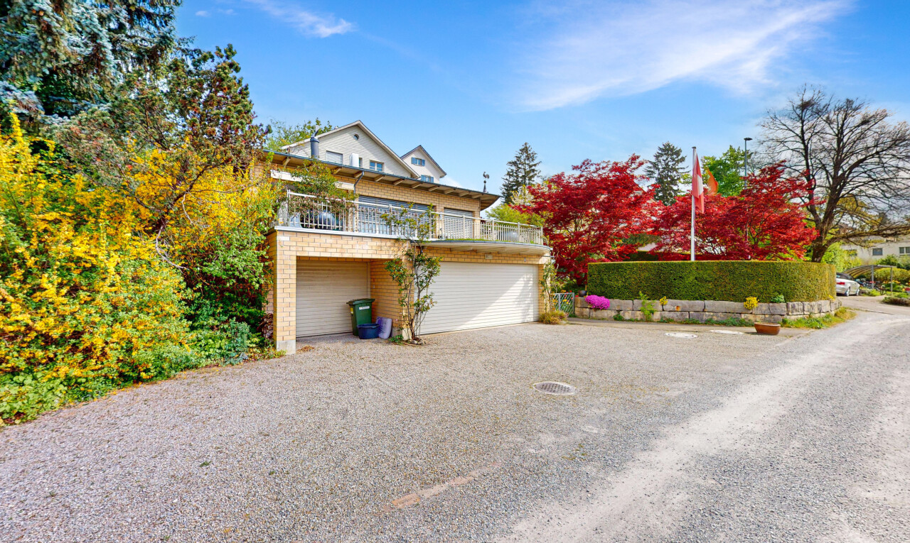 Einfamilienhaus mit Einliegerwohnung in Männedorf - 0