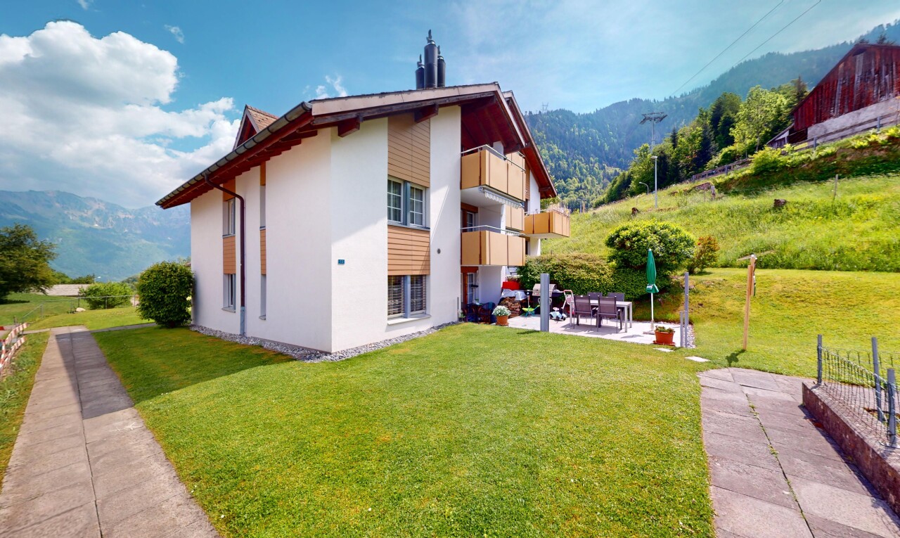 Charmante 4.5-Zimmer-Wohnung mit Bergpanorama in Oberterzen SG - 0
