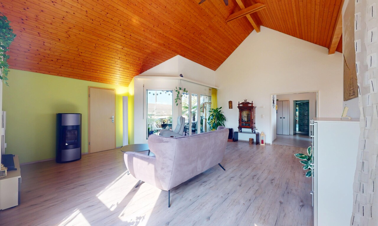 Bright 4.5-Room Penthouse with Balcony & Unobstructed Views - 1