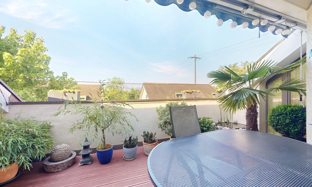 Bright 4.5-Room Penthouse with Balcony & Unobstructed Views - 6