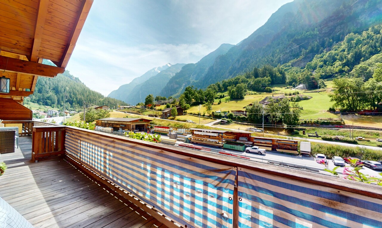 Bright 4.5-Room Apartment with Mountain View - 7