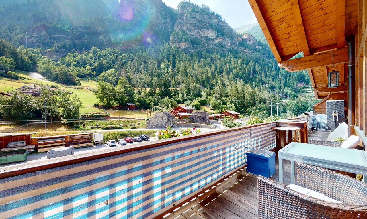 Bright 4.5-Room Apartment with Mountain View - 9
