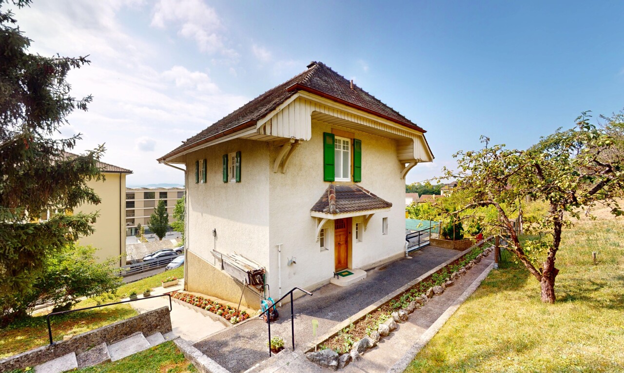 Haus mit Seeblick – großer Garten – nur wenige Schritte von Geschäften - 0