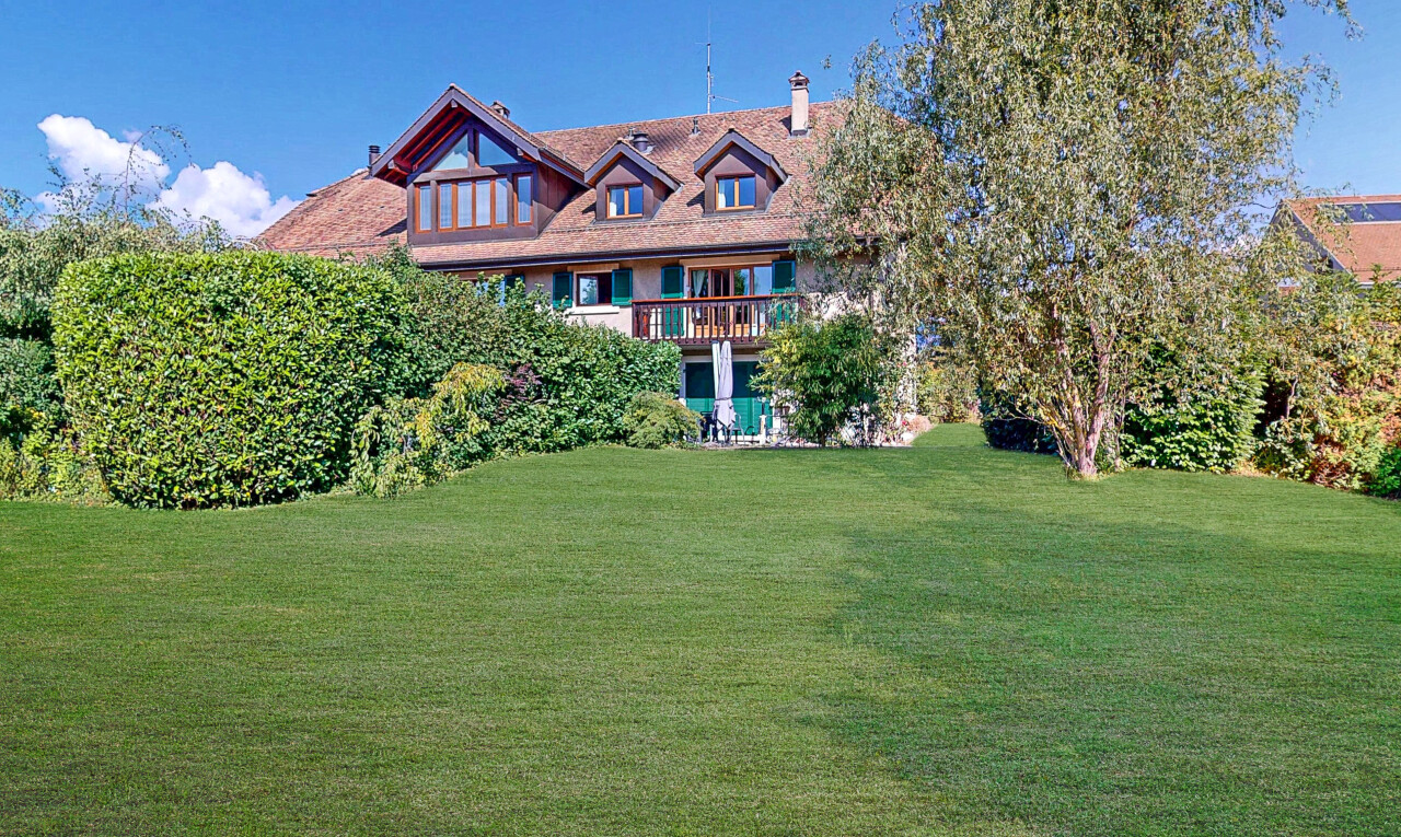 Dernier étage in à Chavannes-des-Bois - 1