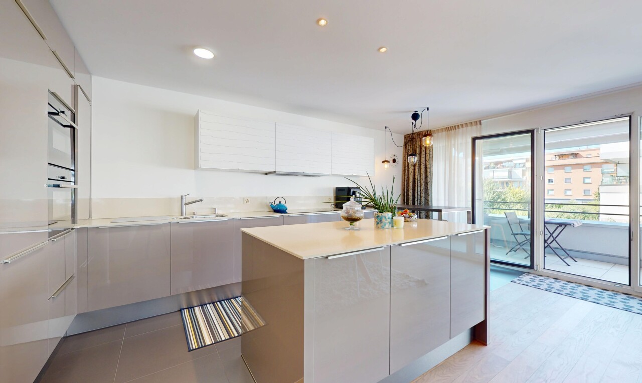 High-end apartment with a large 105 m² wraparound terrace - 6