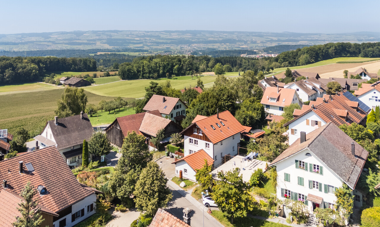 Grosszügiges, freistehendes Einfamilienhaus an idyllischer Lage - 0