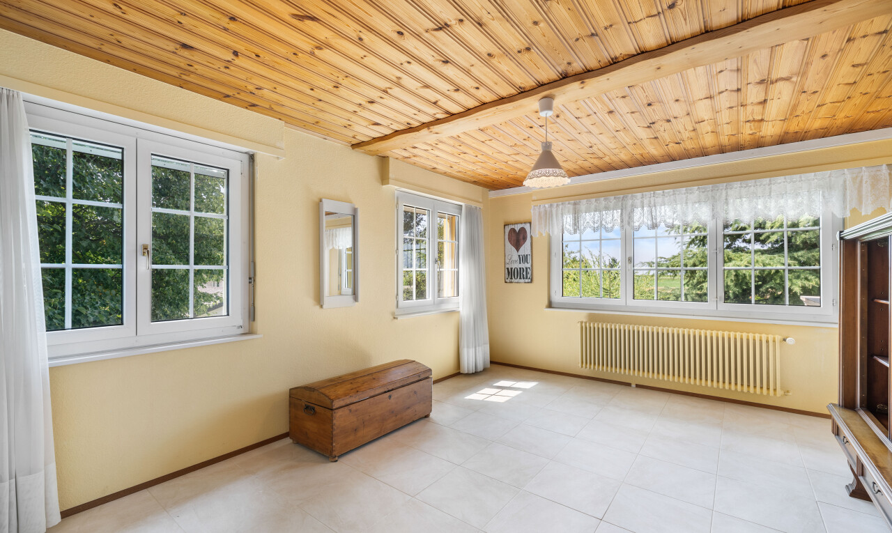 Grosszügiges Familienhaus mit Doppelgarage und 2'492 m² Garten - 7