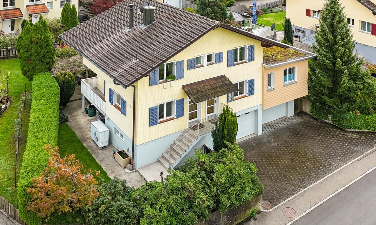 Einfamilienhaus mit Dachwohnung, ideal als 3-Generationenhaus - 2