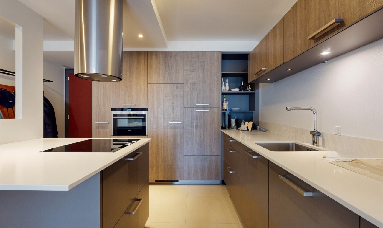 Bright Apartment with Balcony, Close to Downtown - 0