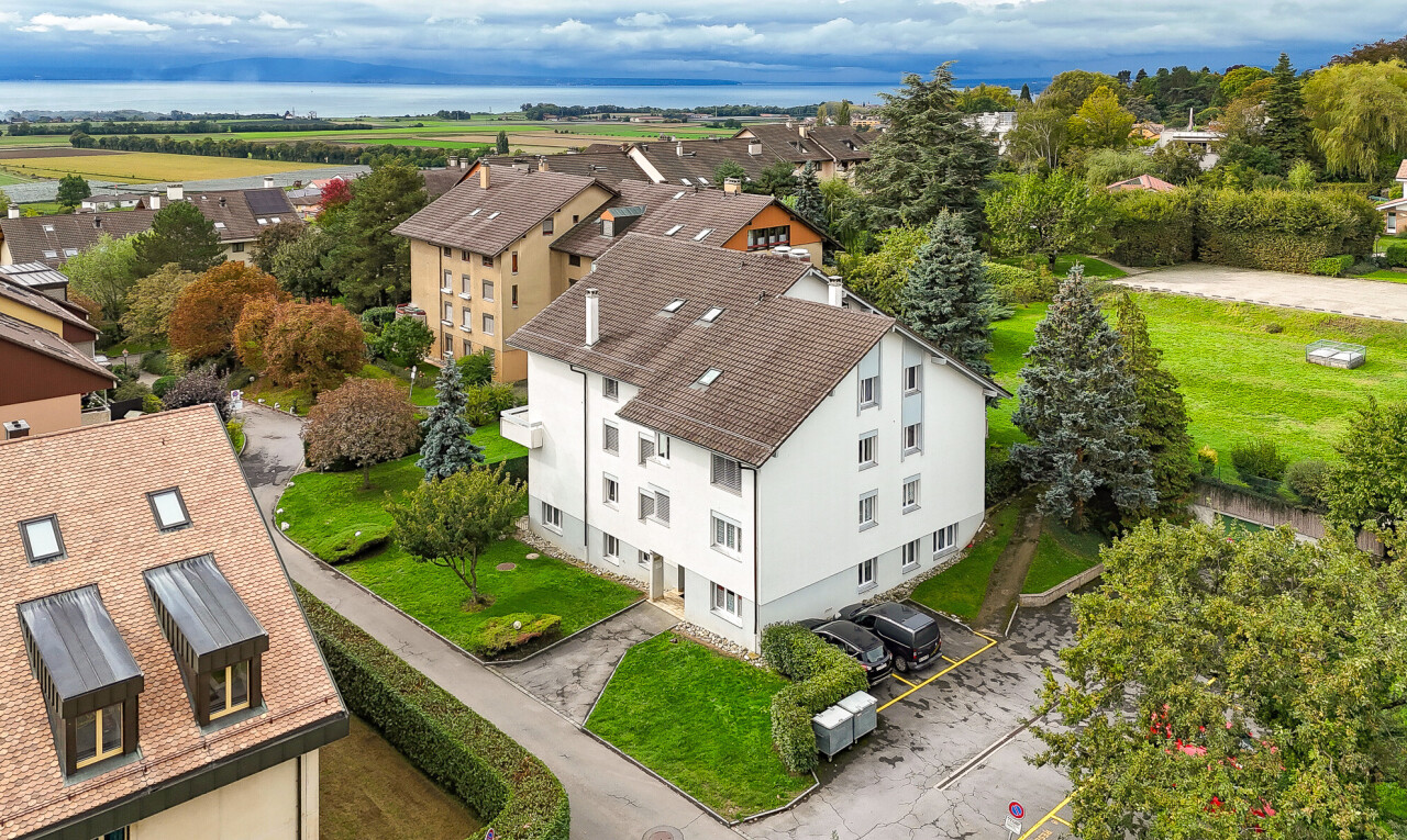 Beautiful investment property with 11 units – all rented. - 3
