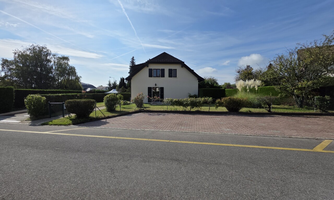 Beautiful semi-detached house with a large garden - 1