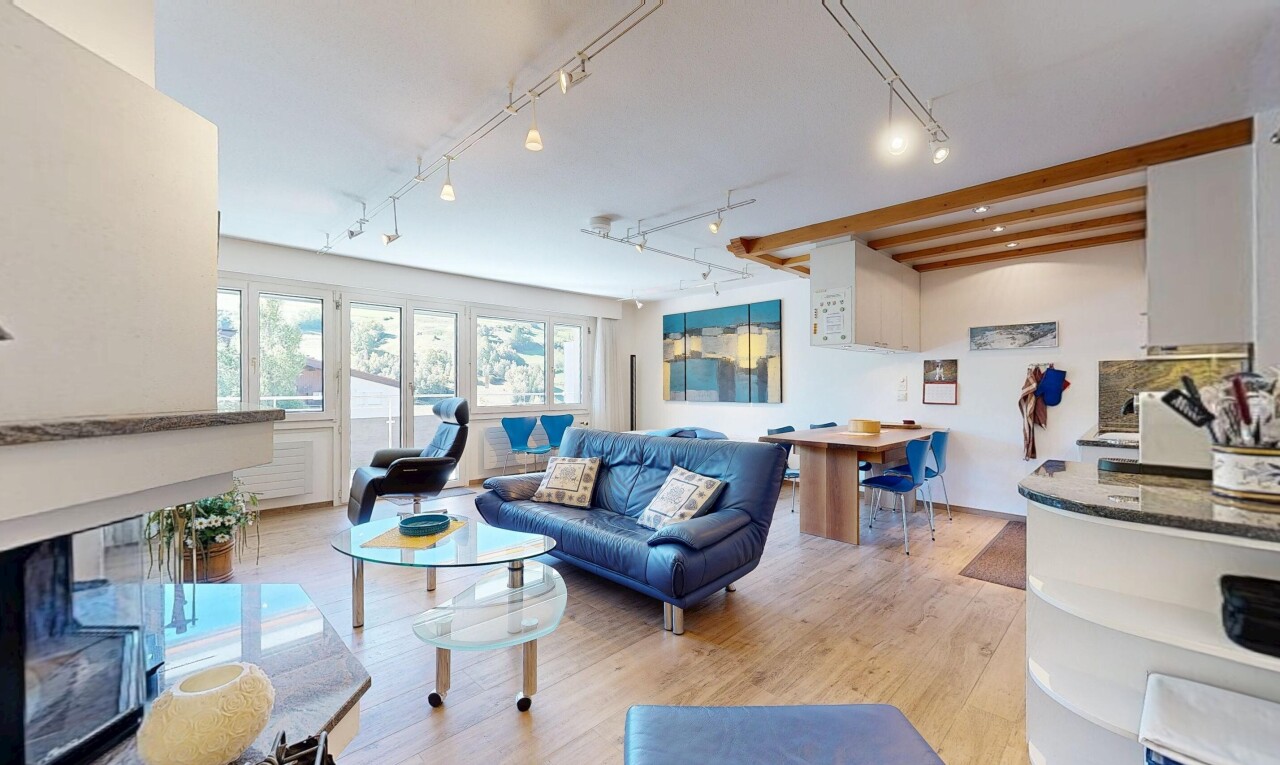 2.5-Zimmer-Wohnung mit Balkon und Bergsicht in Cunter - 2