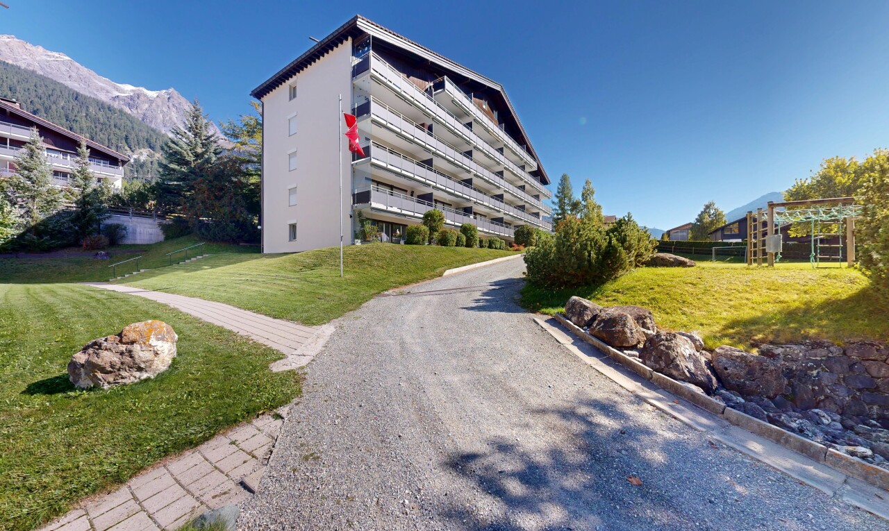 2.5-Zimmer-Wohnung mit Balkon und Bergsicht in Cunter - 9