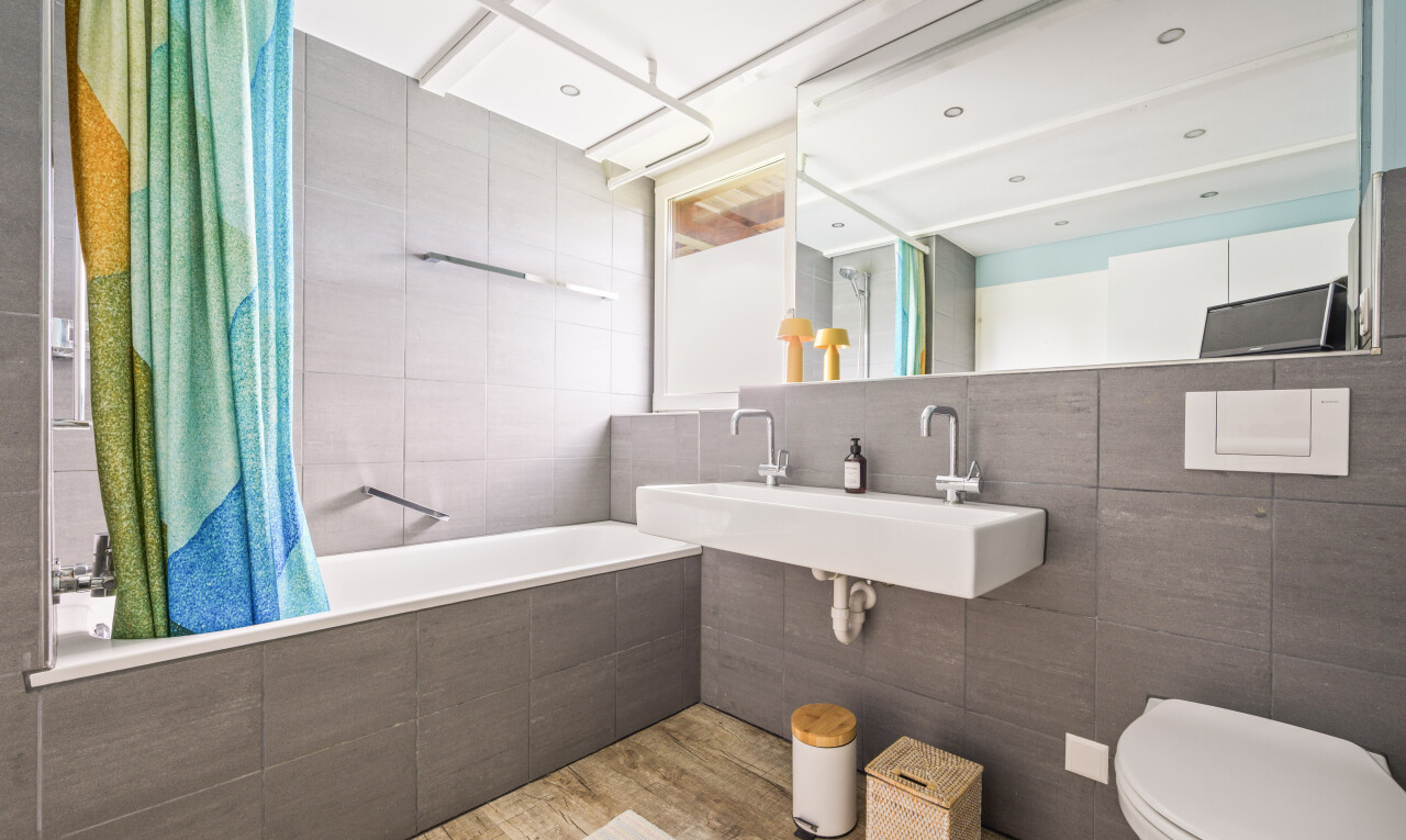 5-Zimmer-Eckhaus mit Schwimmteich, Pergola und Privatsphäre - 8