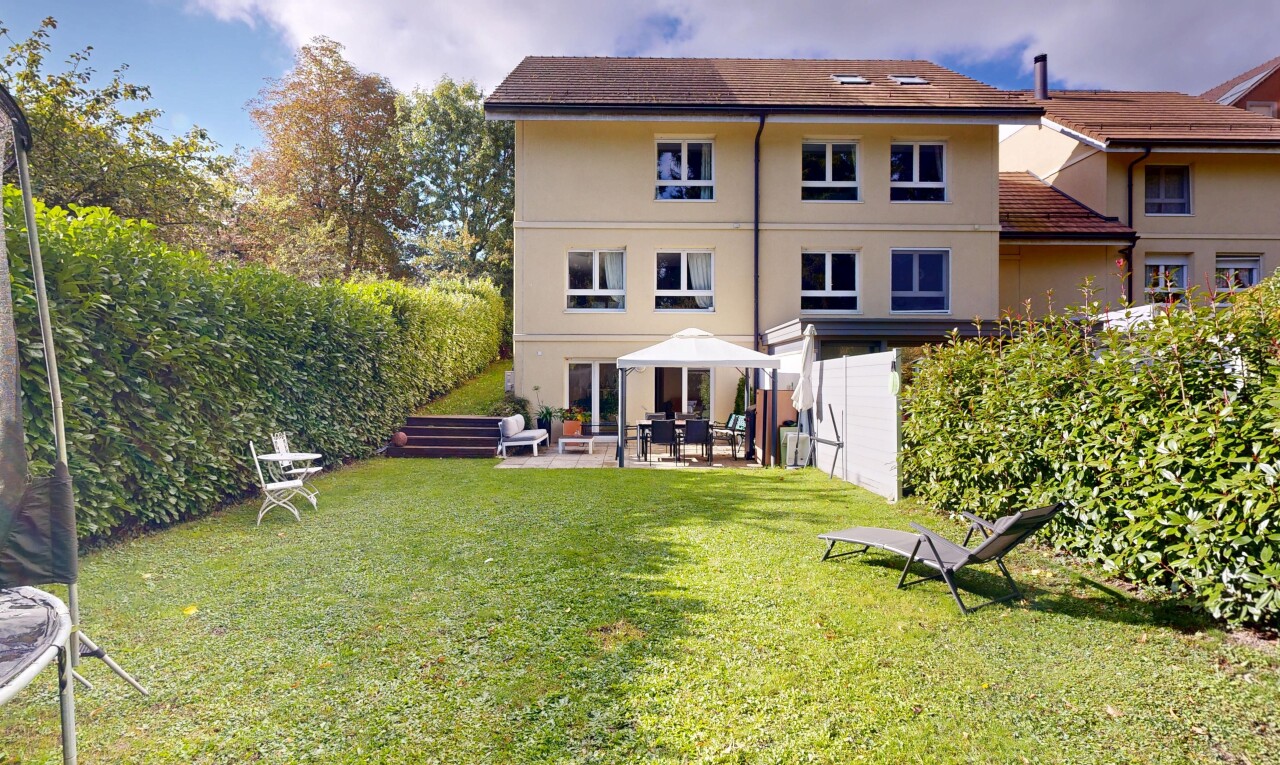 Maison mitoyenne in à Genolier - 1
