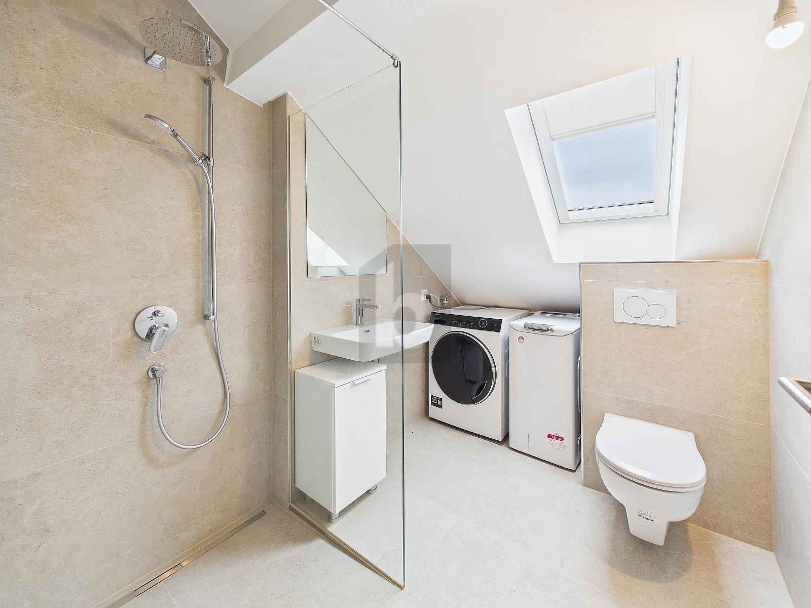 NEUBAU MIT KLEIDERSCHRÄNKEN IN JEDEN ZIMMER - 3