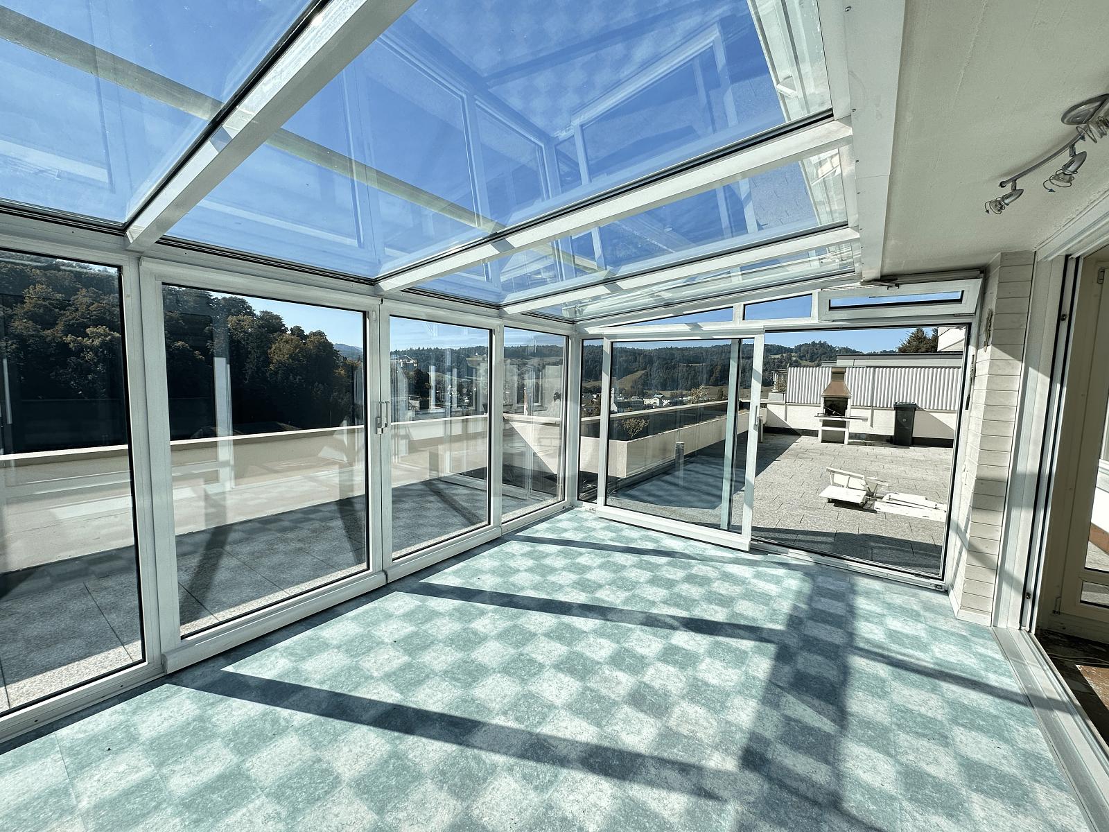WEITSICHT, MIT TERRASSE AN SONNIGER HANGLAGE - 1