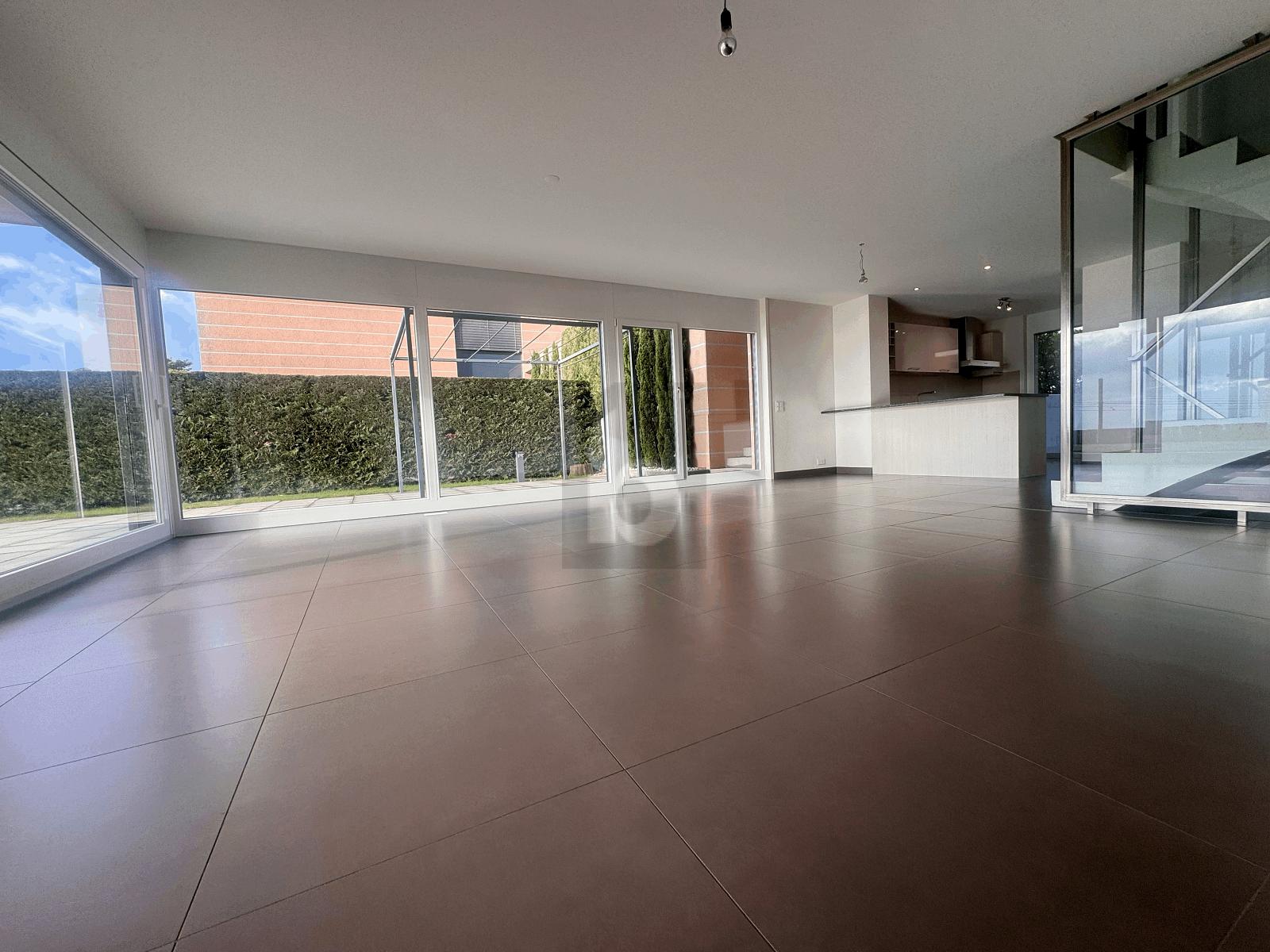 VILLA MODERNE AVEC MAGNIFIQUE VUE LAC - 3