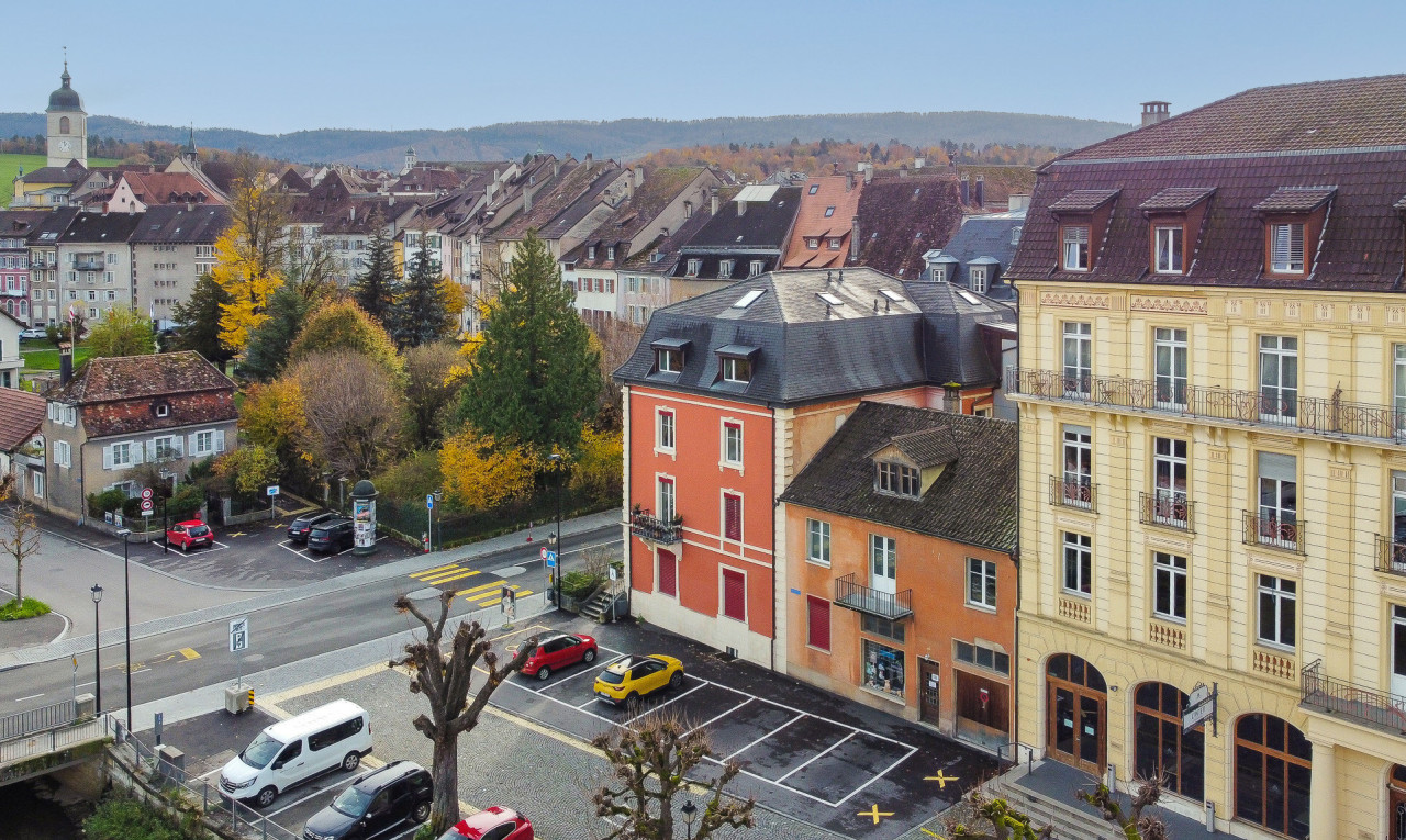 Renoviertes gemischtes Gebäude im Zentrum von Porrentruy - 2