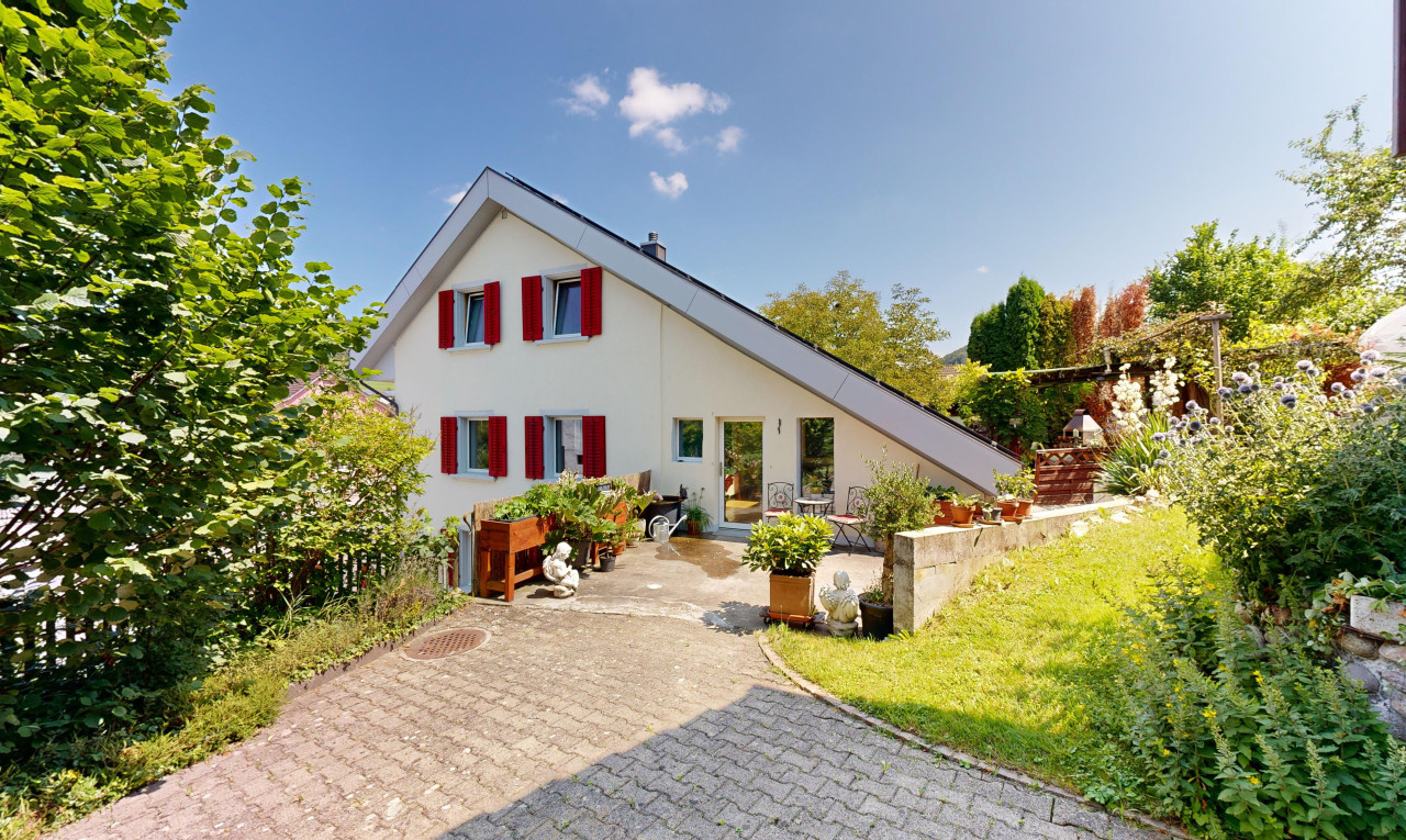 Einfamilienhaus mit grosszügigem Garten und Einliegerwohnung - 0
