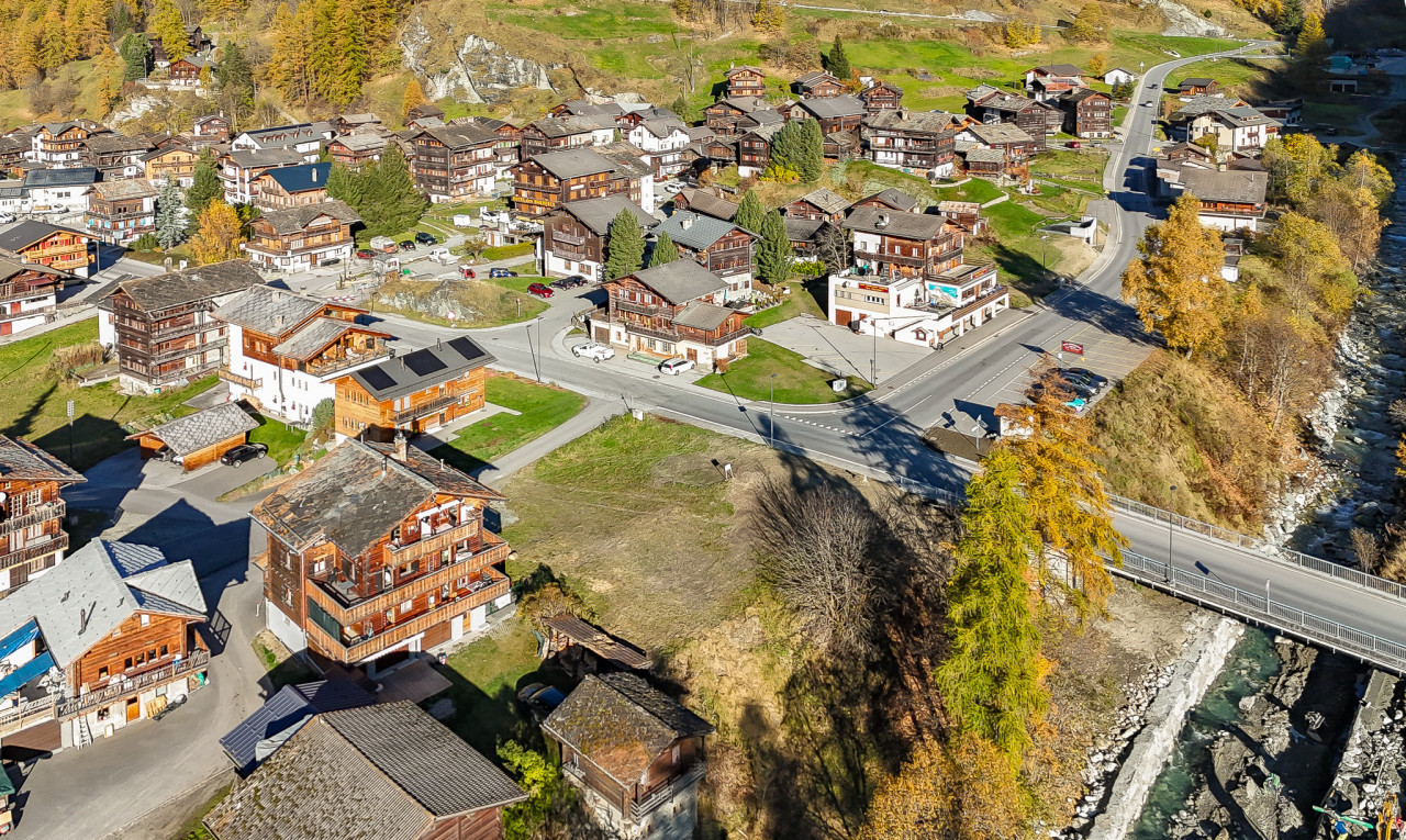 Seltenes und Ideal Gelegenes Grundstück in Haudères - 2