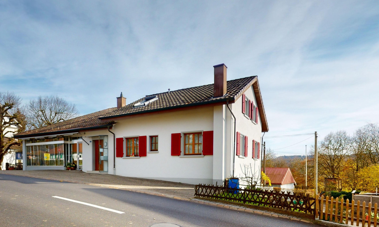 Charmantes Einfamilienhaus mit ehemaligem Ladenlokal - 0