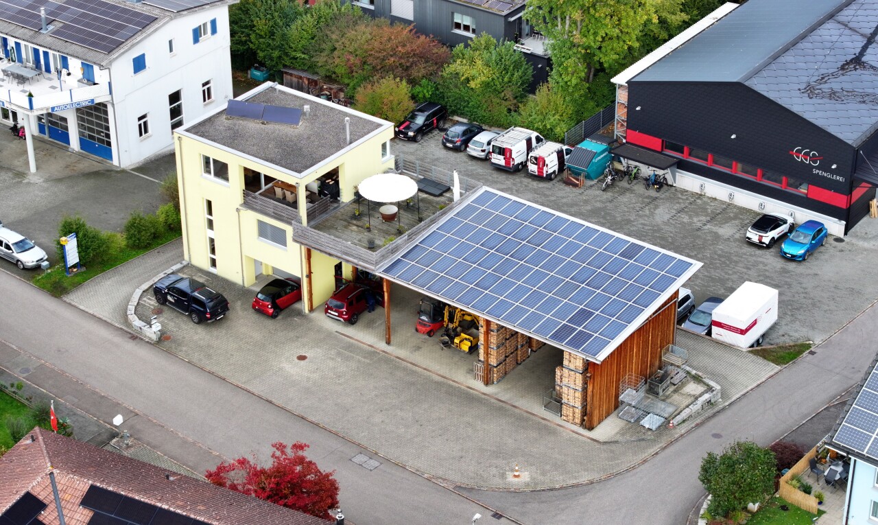 Attraktive Wohnliegenschaft mit Werkhalle und Photovoltaikanlage - 1