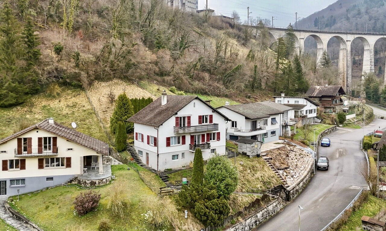 Immeuble mixte in à St-Ursanne - 0