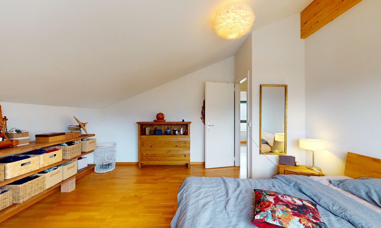 Schönes Einfamilienhaus mit Einliegerwohnung 2½ - 10