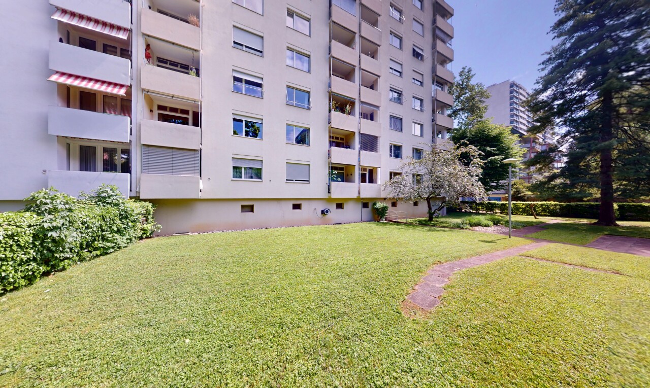 Stilvoll renovierte 3.5-Zi.-Wohnung mit Aussicht ins Grüne in Basel - 2