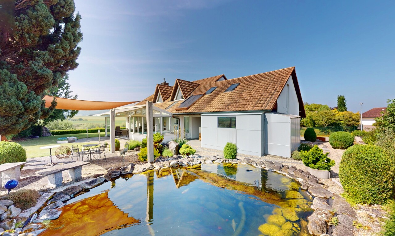 Wunderschönes EFH mit 250m2 Wohnfläche, Pool, Spa und Wintergarten - 0