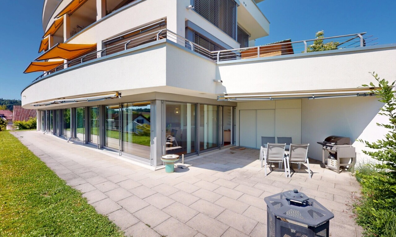 Exklusive 5-Zimmer-Terrassenwohnung mit grosszügigem Garten - 2
