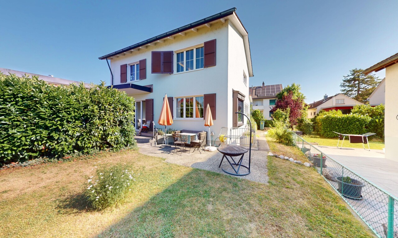 Grosszügiges Haus mit Garten, Garage & viel Platz für Familie & Büro - 0
