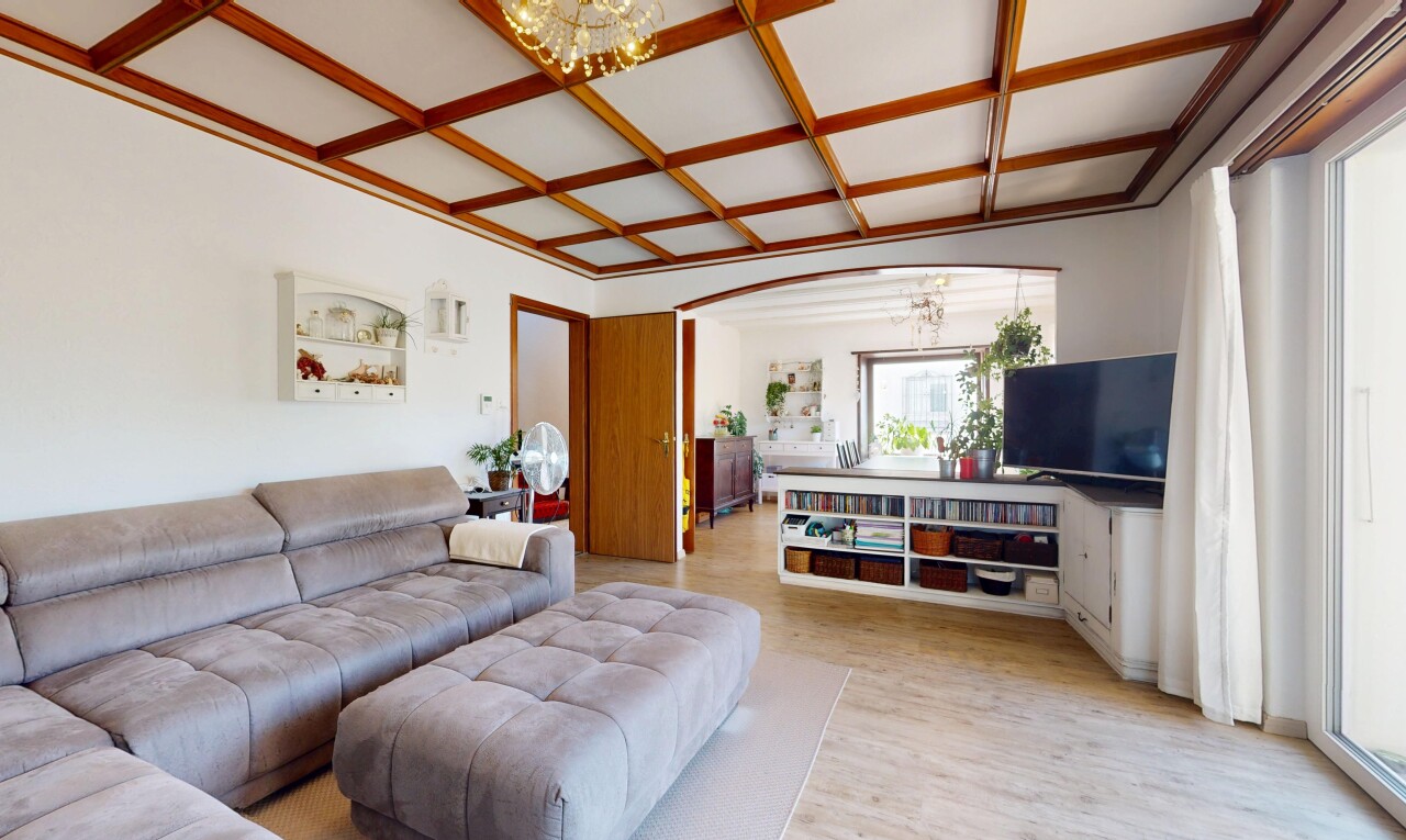 Grosszügiges Haus mit Garten, Garage & viel Platz für Familie & Büro - 1