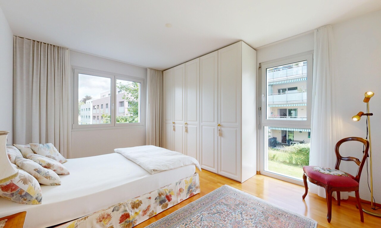 Grosszügige 4.5-Zi.-Wohnung mit Loggia an zentraler, ruhiger Lage - 0