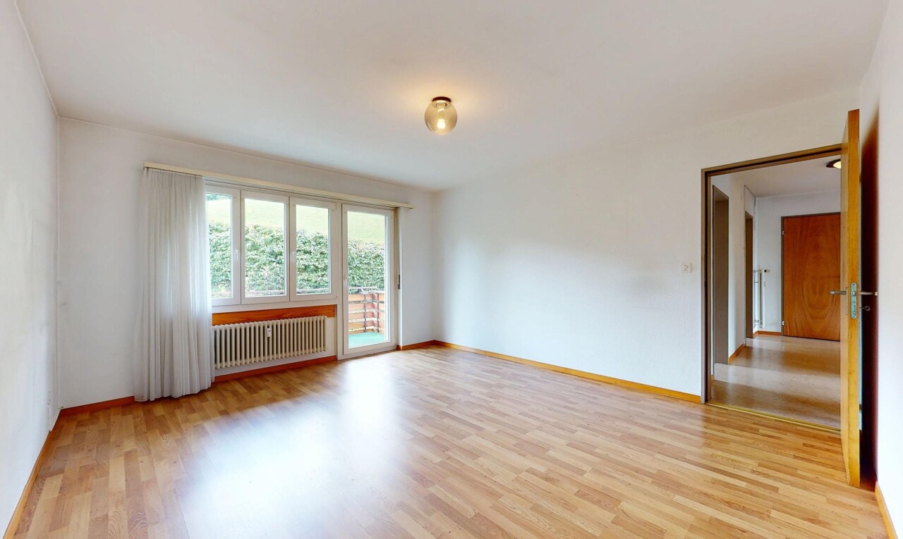 Praktische 4-Zimmer-Wohnung mit Balkon in der Nähe des Dorfplatzes - 1