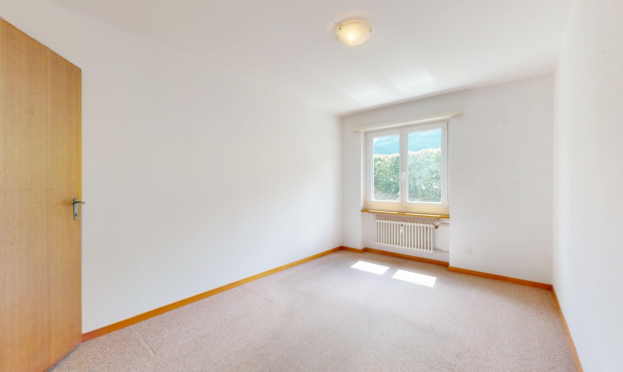 Praktische 4-Zimmer-Wohnung mit Balkon in der Nähe des Dorfplatzes - 3