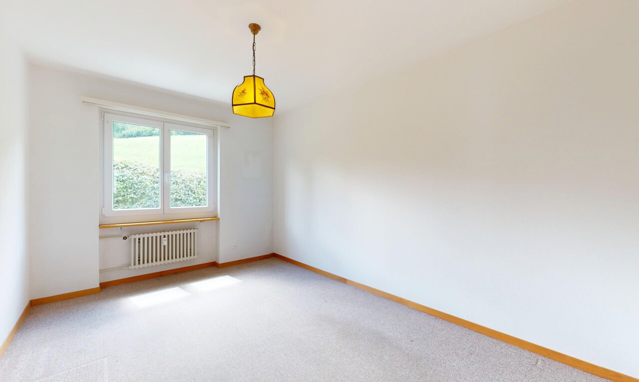 Praktische 4-Zimmer-Wohnung mit Balkon in der Nähe des Dorfplatzes - 7
