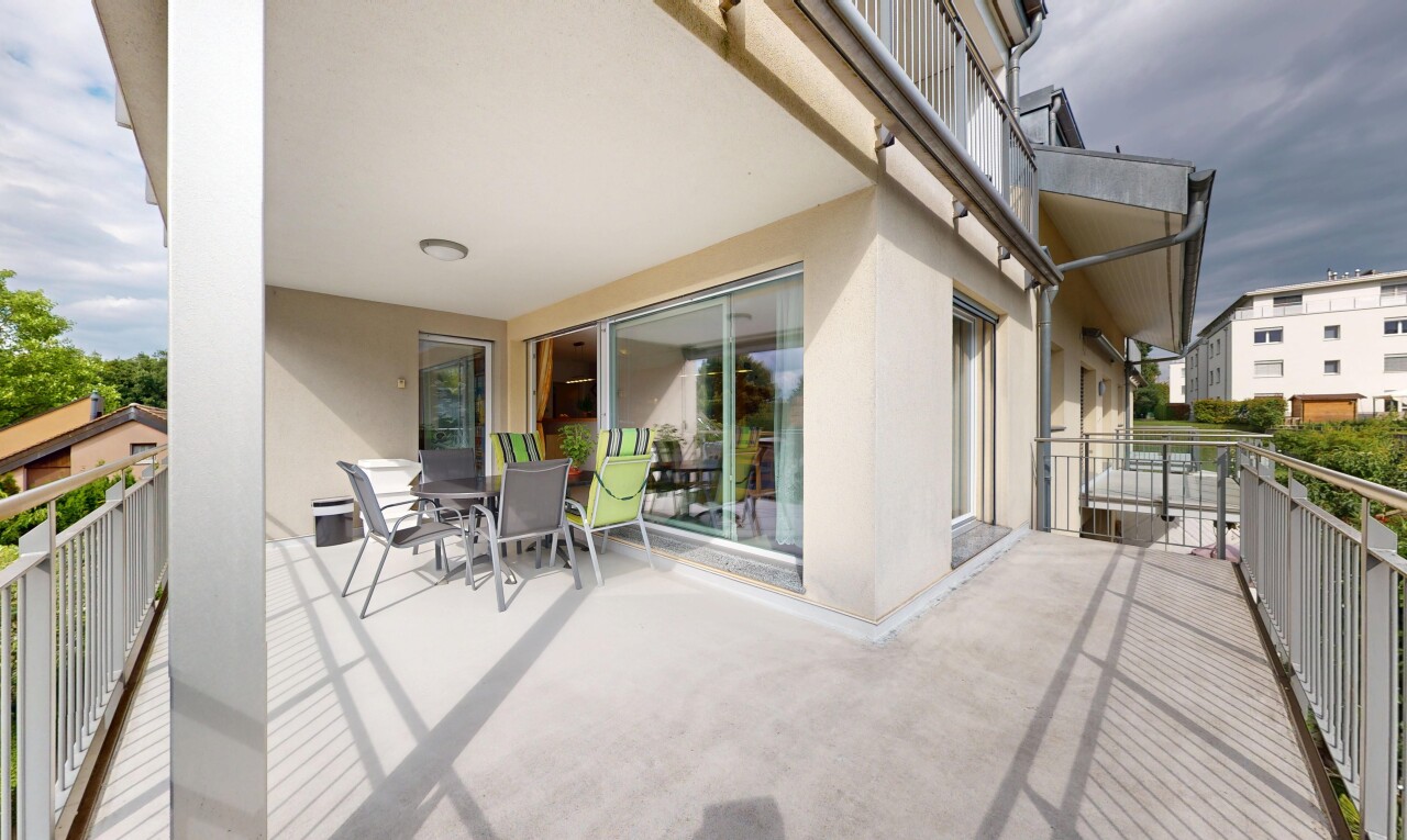 Helle und stilvolle Wohnung mit großem Balkon in Echallens - 2