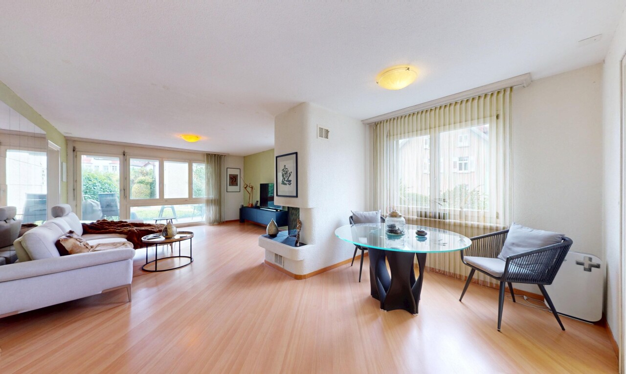 Wohngenuss mit Stil - 4.5-Zimmerwohnung mit Kamin, Terrasse & Loggia - 1