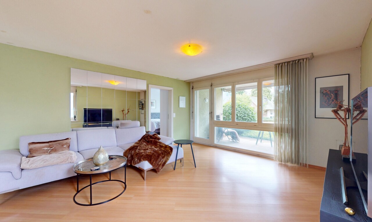 Wohngenuss mit Stil - 4.5-Zimmerwohnung mit Kamin, Terrasse & Loggia - 4