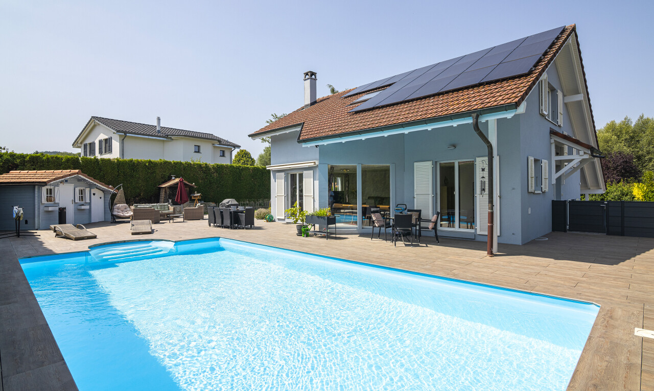 ARCHITEKTENVILLA MIT POOL IN RUHIGER UND GRÜNER UMGEBUNG - 2
