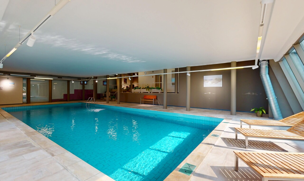 2.5-Room Garden-Level Apartment with Indoor Pool - 7