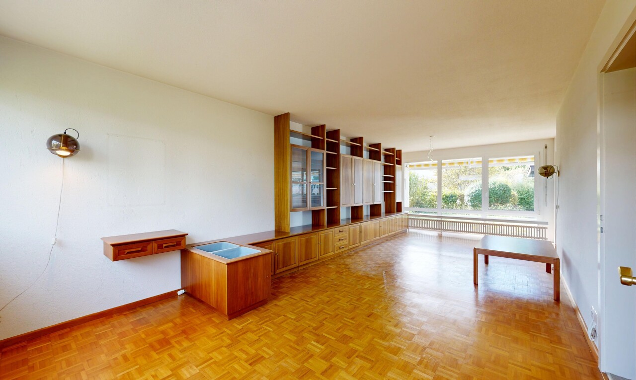 Charmantes 4.5-Zimmer-Eckhaus mit Cheminéehaus und viel Privatsphäre - 0