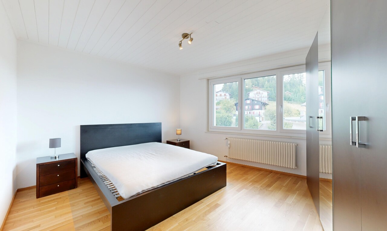 Alpine Pied-à-Terre with Balcony, Steps from the Slopes - 3