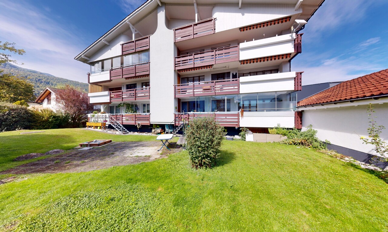 4.5-Zimmer-Wohnung mit Balkon und zwei Garagenplätzen in Sevelen - 1