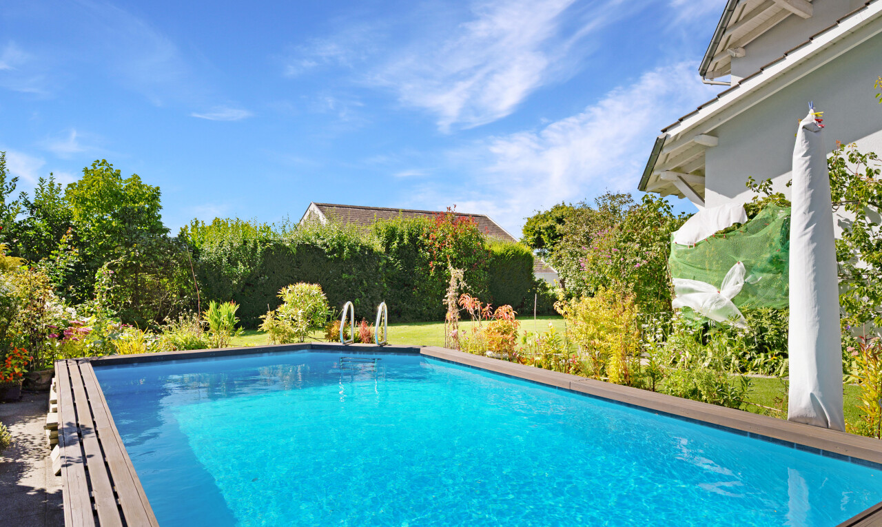 Grosszügiges Haus mit Einliegerwohnung, Garten und Pool - 1